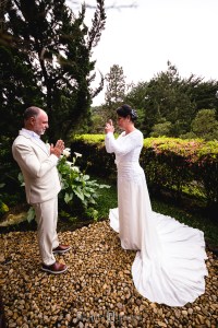 Elopement Wedding é um estilo de casamento no qual o noivo e a noiva optam por viajar para algum lugar distante ou fora da cidade e casar sem avisar a família e amigos