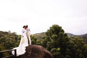 casamento budita zen, zen casamento, Elopement Wedding budista, fotos monte verde casamento lindo, casamento em monte verde hotel Hotel Meissner Hof, casando no campo, casando na chuva