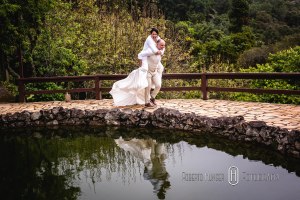 casamento budita zen, zen casamento, Elopement Wedding budista, fotos monte verde casamento lindo, casamento em monte verde hotel Hotel Meissner Hof, casando no campo, casando na chuva