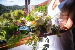 Elopement Wedding é um estilo de casamento no qual o noivo e a noiva optam por viajar para algum lugar distante ou fora da cidade e casar sem avisar a família e amigos