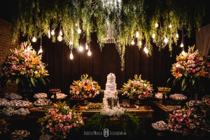 noiva ensaio, fotos d enoivas em campo rústico, convidados em festa de casamento dançando, festa de casamento em cambuí minas gerais, pousada cambui, pousada camuhy, onde casar em camanducaia, itapeva fotografia de casamento, toledo e munhoz fotógrafo, monte verde minas gerais fotografia casamento, extrema e bragança fotografia casamento, casamento rústico