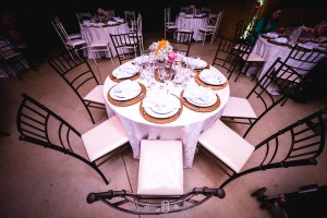 noiva ensaio, fotos d enoivas em campo rústico, convidados em festa de casamento dançando, festa de casamento em cambuí minas gerais, pousada cambui, pousada camuhy, onde casar em camanducaia, itapeva fotografia de casamento, toledo e munhoz fotógrafo, monte verde minas gerais fotografia casamento, extrema e bragança fotografia casamento, casamento rústico