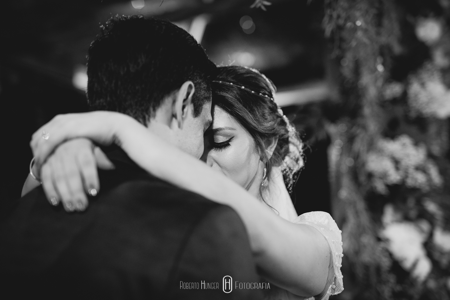 Decoração: Aninha Rodrigo Decoradores; Doces: Doce no Tacho; Música: Acordes de Casamento, Tribals; Dj: Marcelo Fagundes; celebrante: pe. Leonardo; Buffet: Pousada Cambuhy. ⠀ @marianagodoy.estilista @docenotacho @pousadacambuhy @anas.cerimonial @rodrigoaninhadecoradores @fotobarao @emmevip #noivas2021, #machado , #camanducaia , #casandonocampo, #bordadamata , #paraisopolis , #santaritadosapucai , #extremamg , #jacutinga, #andradas, #santaritadosapucai, #monteverde , #poçosdecaldas , #itajubá , #cambui , #cambuimg , #pousoalegre , #pirangucu , #itajuba , #casamento #noiva #noivos #casamentos #voucasar #noivaspousoalegre @deb_vargas